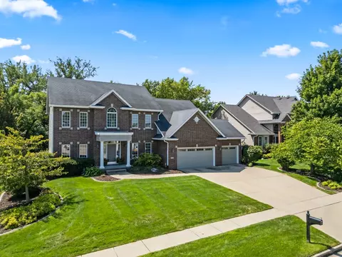 14720 Wilden Dr, Urbandale, IA 50323