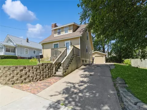 805 Bell Ave, Des Moines, IA 50315