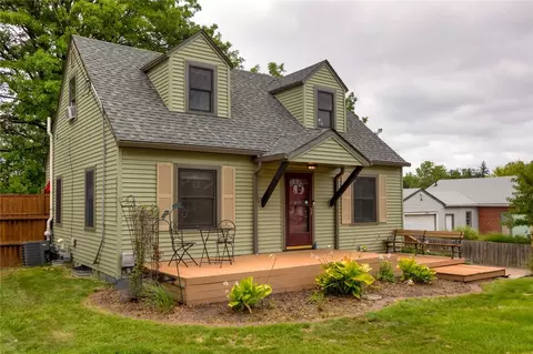 3536 50th St, Des Moines, IA 50310