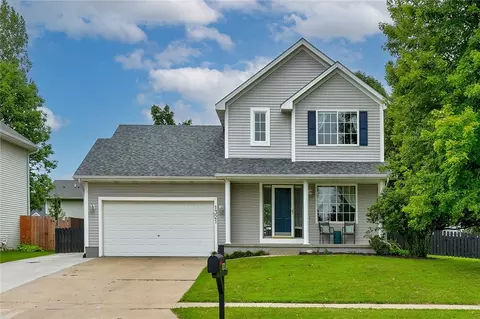 1321 S 50th Pl, West Des Moines, IA 50265
