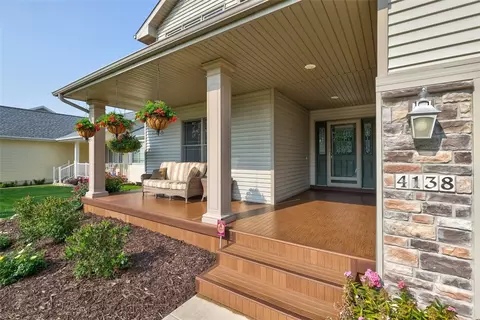 4138 124th St, Urbandale, IA 50323