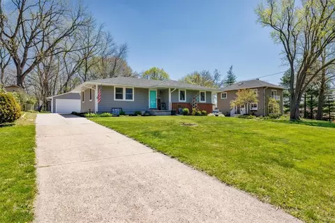 1509 NW 80th St, Clive, IA 50325