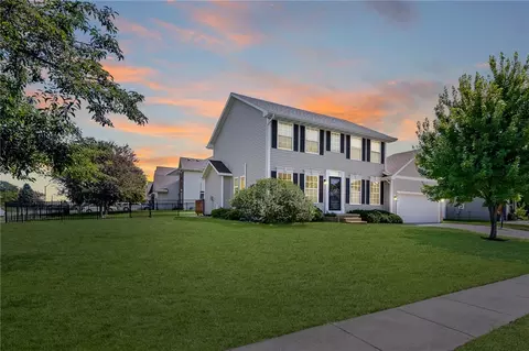 1033 63rd St, West Des Moines, IA 50266