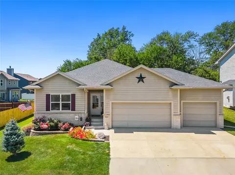 1426 S 7th St, Adel, IA 50003