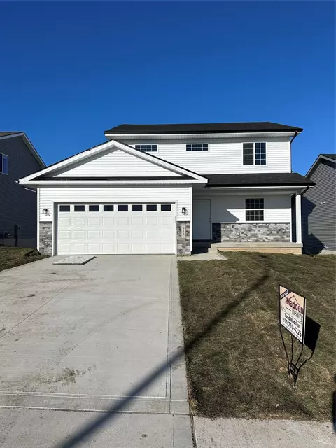 913 Knoll Dr, Norwalk, IA 50211
