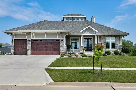 5601 Rose Ave, Des Moines, IA 50321