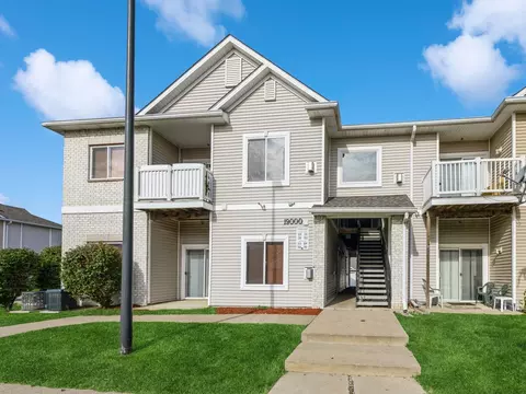 8601 Westown Pkwy #19114, West Des Moines, IA 50266