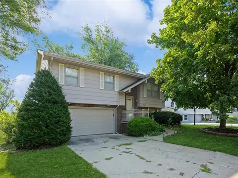 1412 Country Club Rd, Indianola, IA 50125
