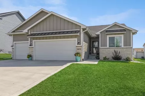 2675 Serenity Dr, Waukee, IA 50263