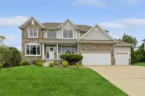 4921 Park Cir, West Des Moines, IA 50265