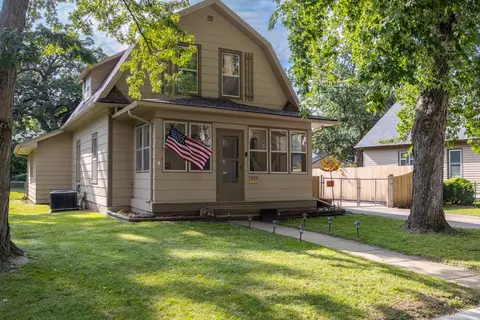 3826 9th St, Des Moines, IA 50313