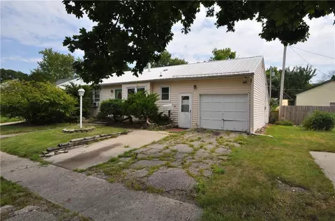 2405 Taft St, Perry, IA 50220