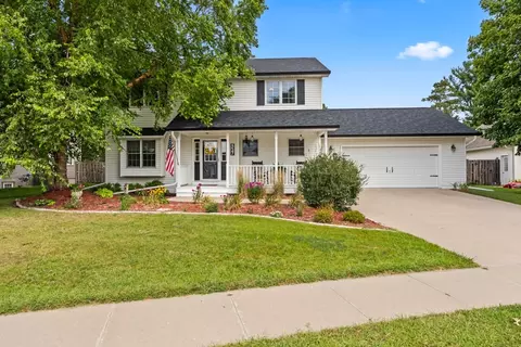 527 Crystal St, Ames, IA 50010
