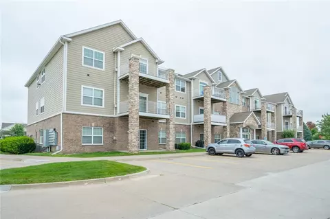 8350 Ep True Pkwy #4304, West Des Moines, IA 50266