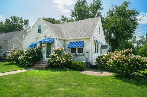 2302 SW 12th St, Des Moines, IA 50315