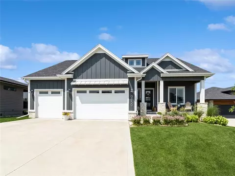 9159 Yarrow Ct, West Des Moines, IA 50266