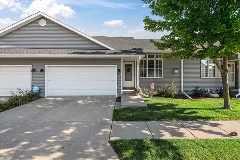923 Robin Cir, Altoona, IA 50009