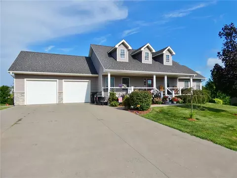 1627 Briar Ln, Pella, IA 50219