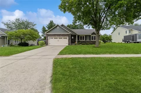 521 5th St NW, Altoona, IA 50009