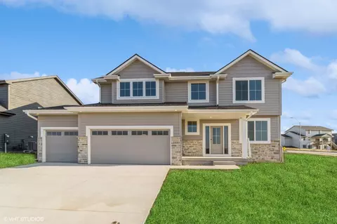 2555 SE Kettleridge Ln, Waukee, IA 50263