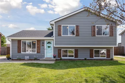 301 NE Trent Ave, Elkhart, IA 50073