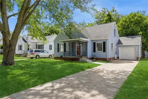 2316 53rd St, Des Moines, IA 50310