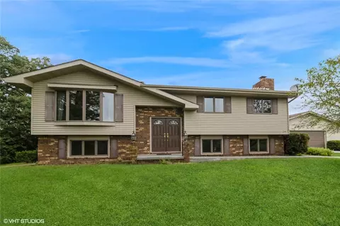 23597 330th St, Adel, IA 50003