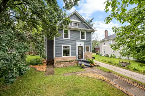 2922 Cottage Grove Ave, Des Moines, IA 50311