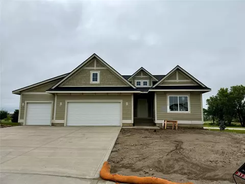547 Dolce Ct, West Des Moines, IA 50266