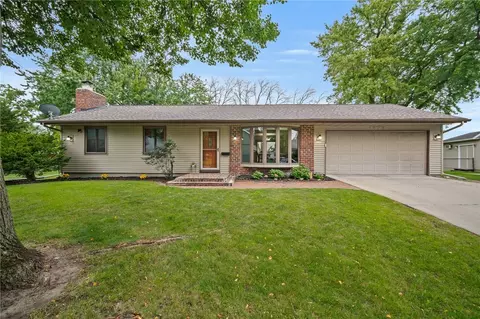 1425 NW Pebble Dr, Ankeny, IA 50023