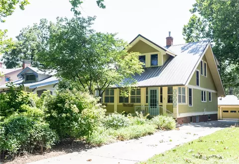 1427 Thompson Ave, Des Moines, IA 50316