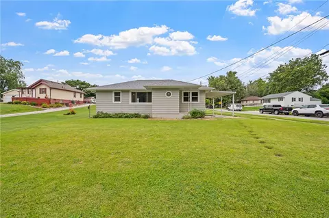 3842 E 27th St, Des Moines, IA 50317
