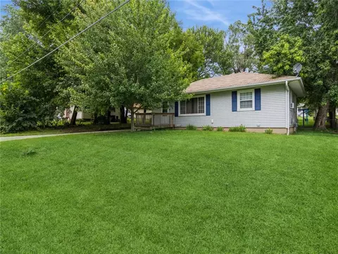 1270 NE 50th Ave, Des Moines, IA 50313
