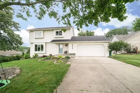 4820 E Oakwood Dr, Pleasant Hill, IA 50327