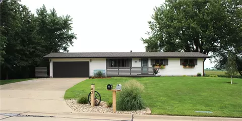 821 16th Ave, Grinnell, IA 50112