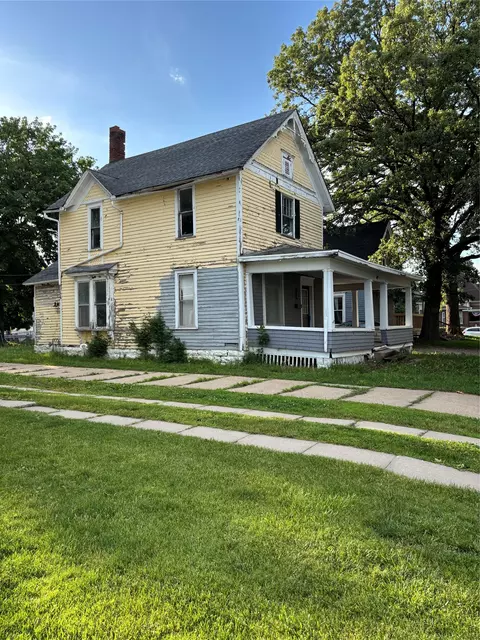 104 S Sumner Ave, Creston, IA 50801