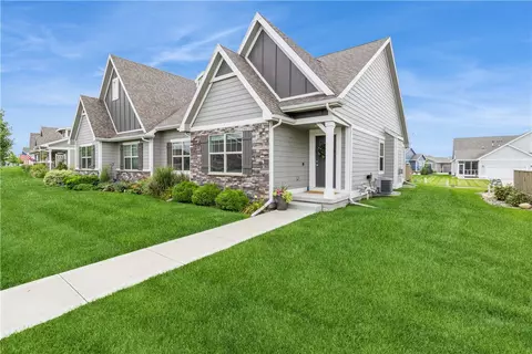 2709 SW Prairie Trail Pkwy, Ankeny, IA 50023