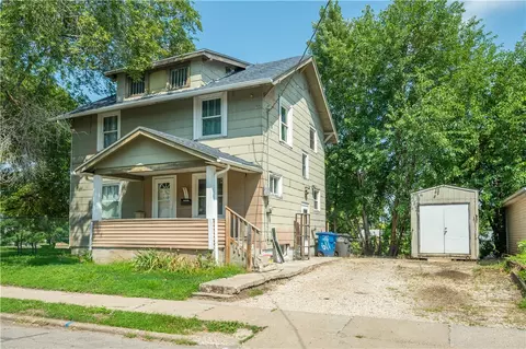 611 E 18th St, Des Moines, IA 50316