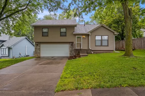 3706 SE 20th St, Des Moines, IA 50320