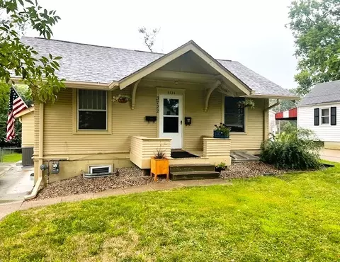 3722-3724 Ross Rd, Ames, IA 50014