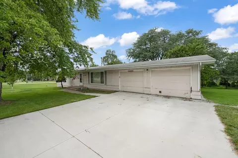3838 E 38th St, Des Moines, IA 50317