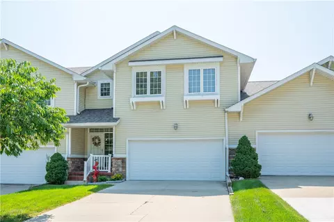 5577 Meredith Dr #4B, Des Moines, IA 50310