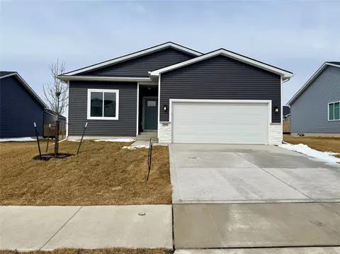 1504 E Franklin Ave, Indianola, IA 50125