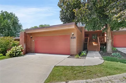 1024 Woodland Park Dr, West Des Moines, IA 50266
