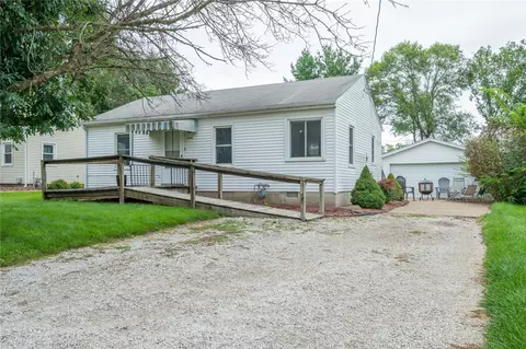 6509 SW 16th St, Des Moines, IA 50315