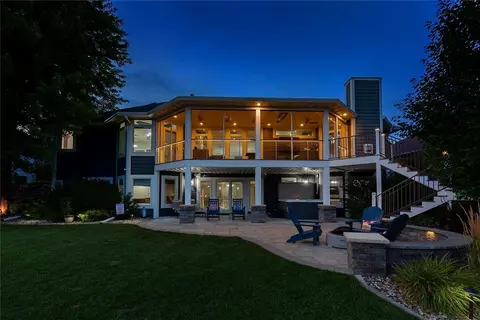 1328 Park View Dr, Story City, IA 50248