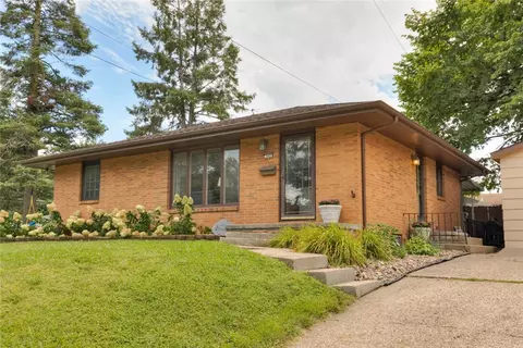 702 Maish Ave, Des Moines, IA 50315