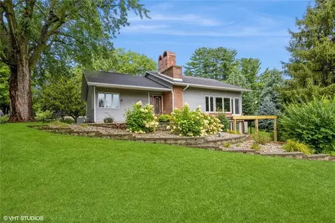 1423 Main St, Pella, IA 50219