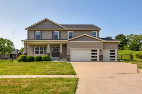 9812 Hazelwood Ave, Johnston, IA 50131