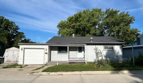 541 3rd Street Pl, Nevada, IA 50201